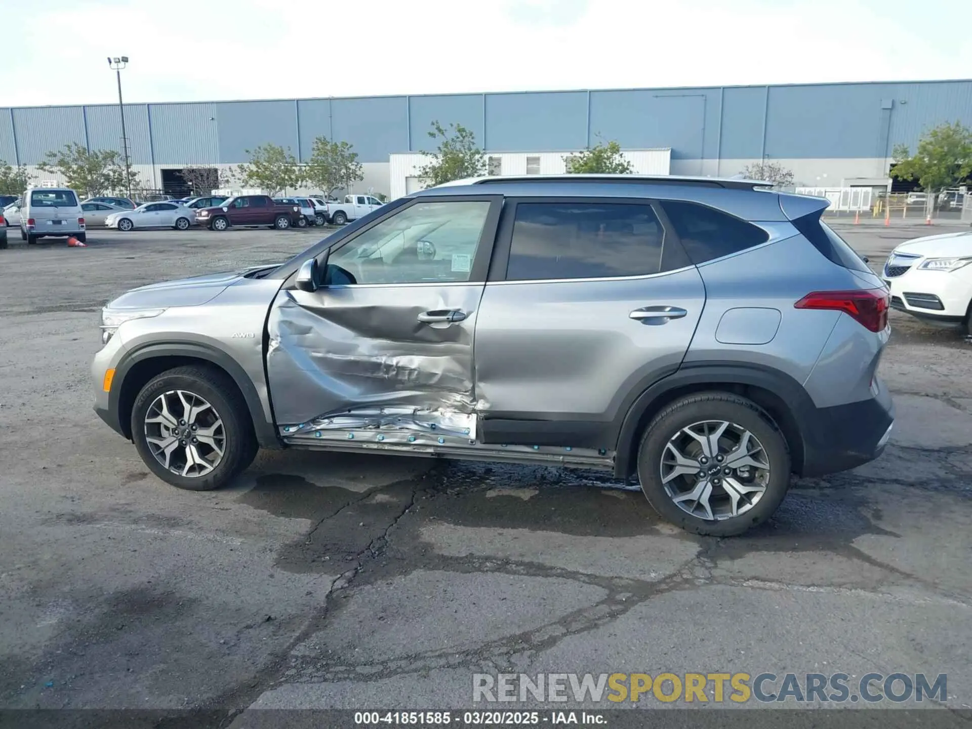 14 Photograph of a damaged car KNDERCAA9P7396919 KIA SELTOS 2023