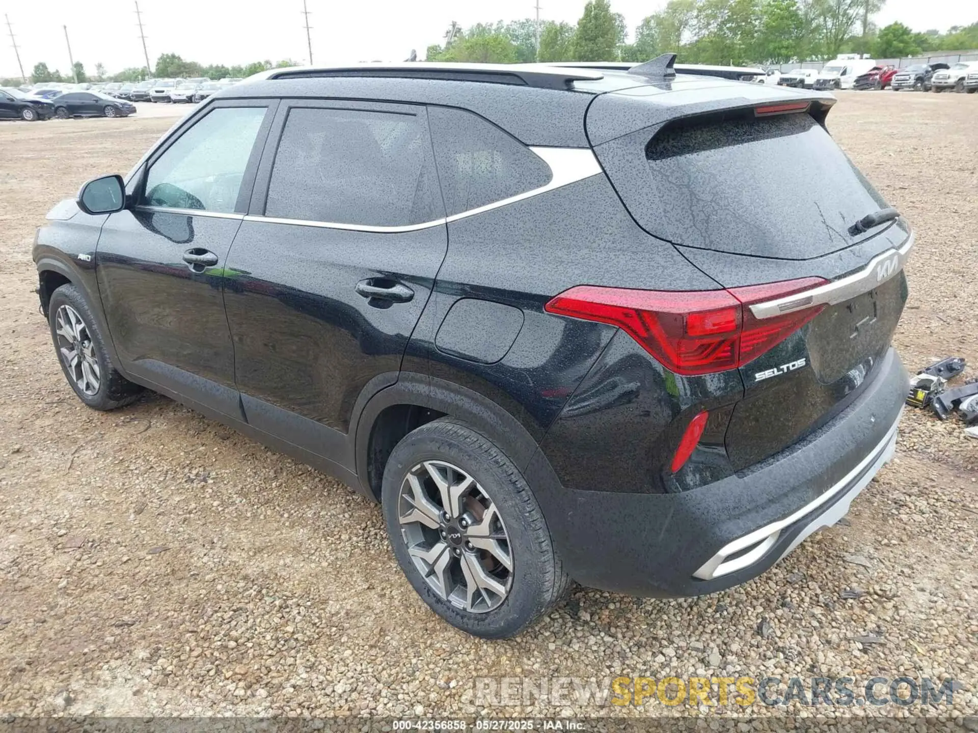 3 Photograph of a damaged car KNDERCAA9P7405196 KIA SELTOS 2023