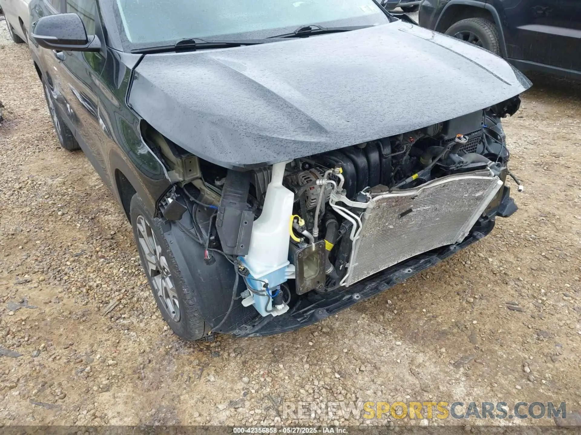 6 Photograph of a damaged car KNDERCAA9P7405196 KIA SELTOS 2023