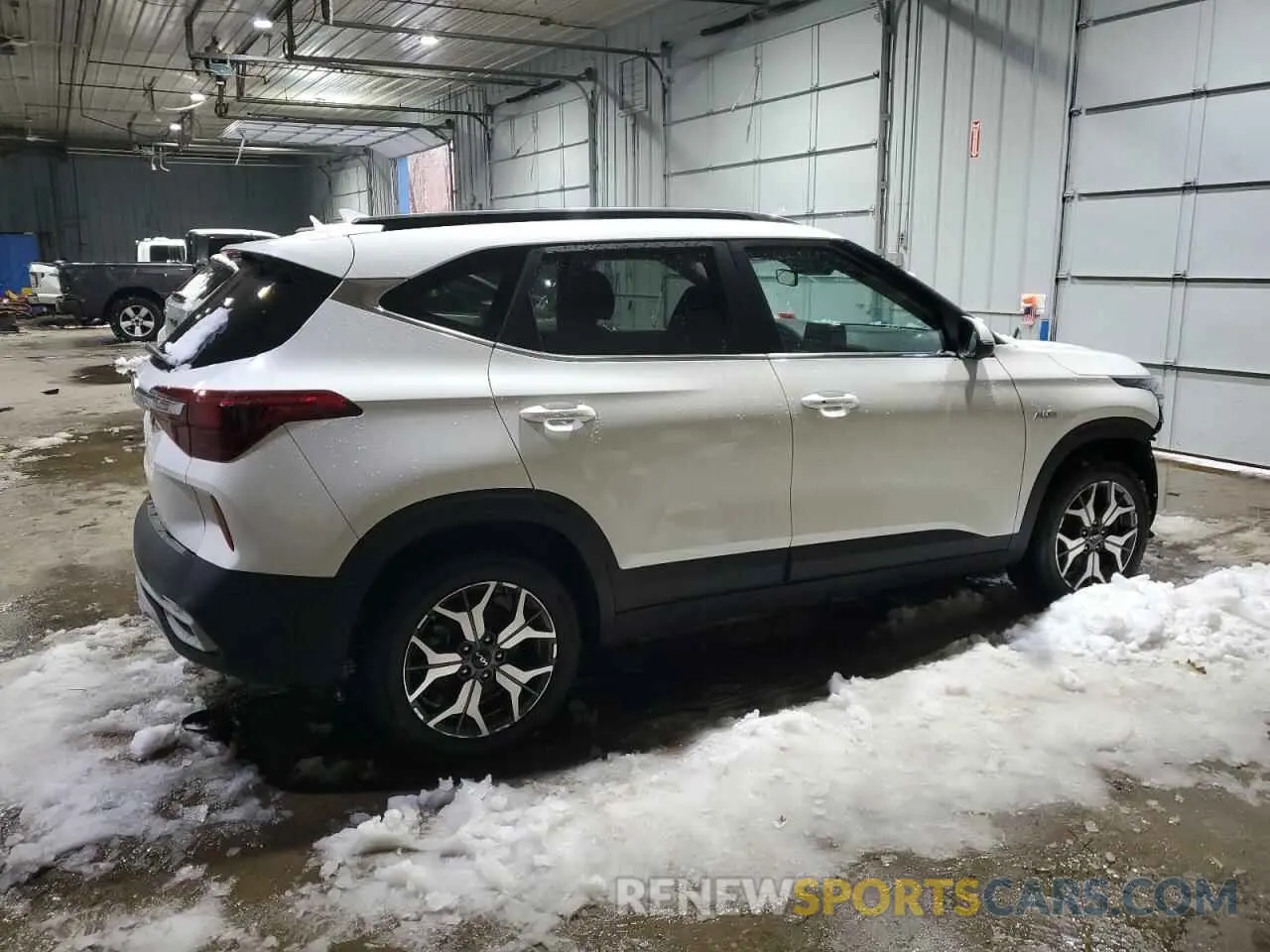 3 Photograph of a damaged car KNDERCAAXP7448588 KIA SELTOS 2023
