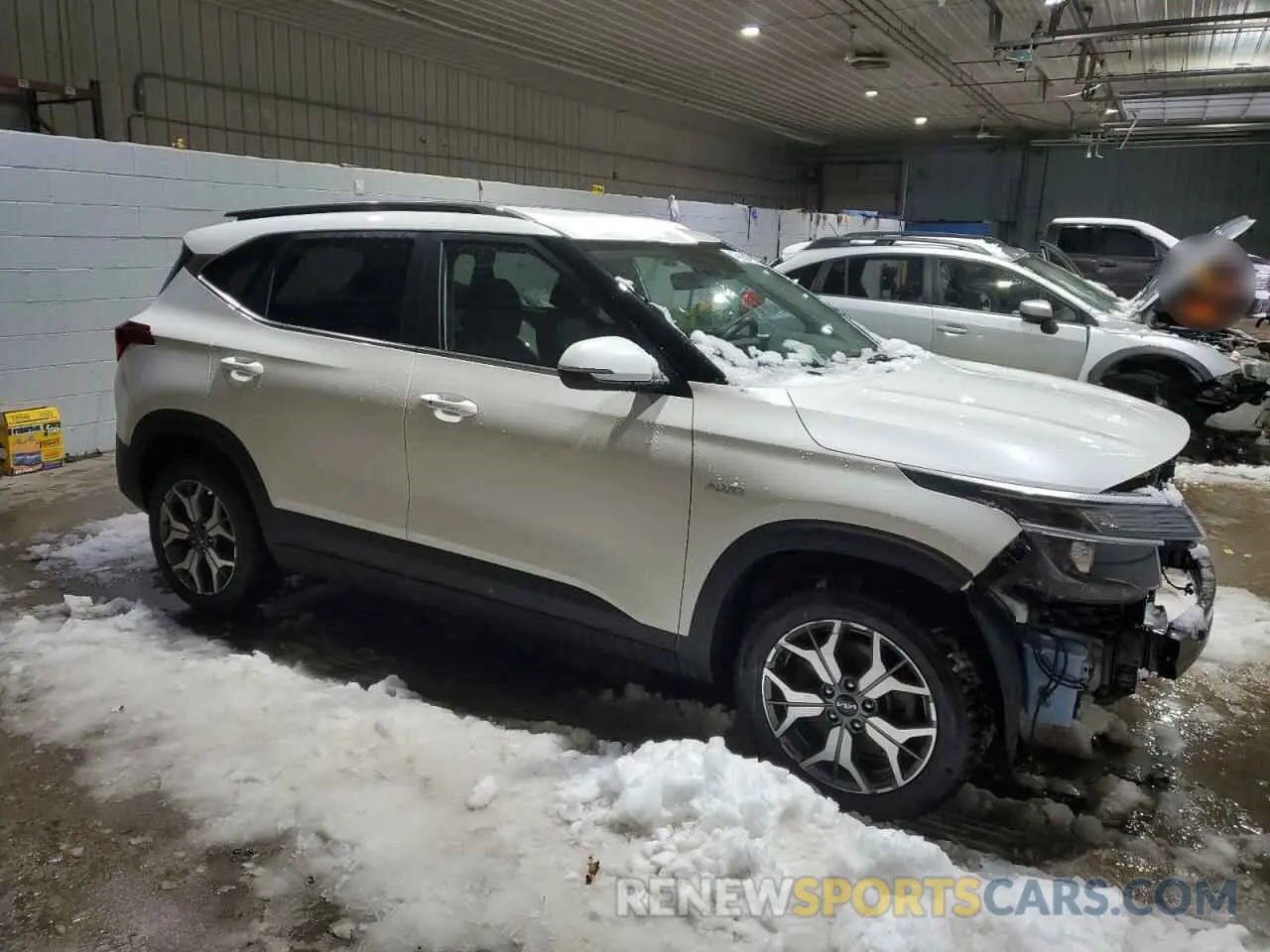 4 Photograph of a damaged car KNDERCAAXP7448588 KIA SELTOS 2023