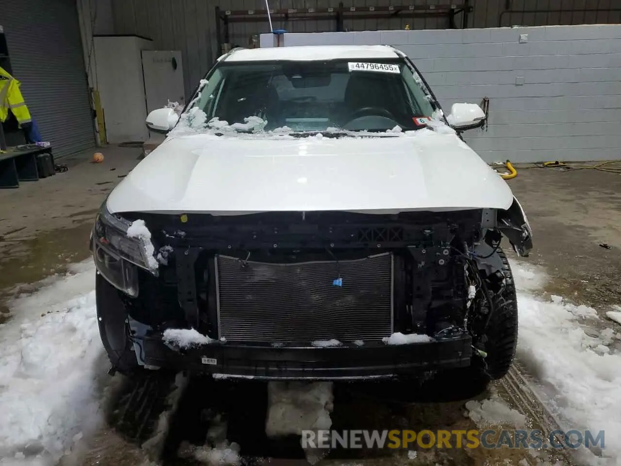 5 Photograph of a damaged car KNDERCAAXP7448588 KIA SELTOS 2023