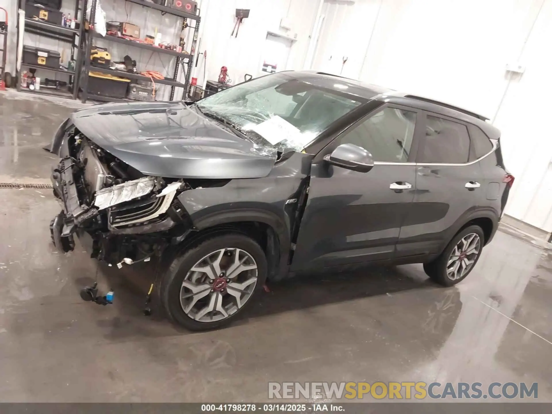 15 Photograph of a damaged car KNDETCA20P7354908 KIA SELTOS 2023