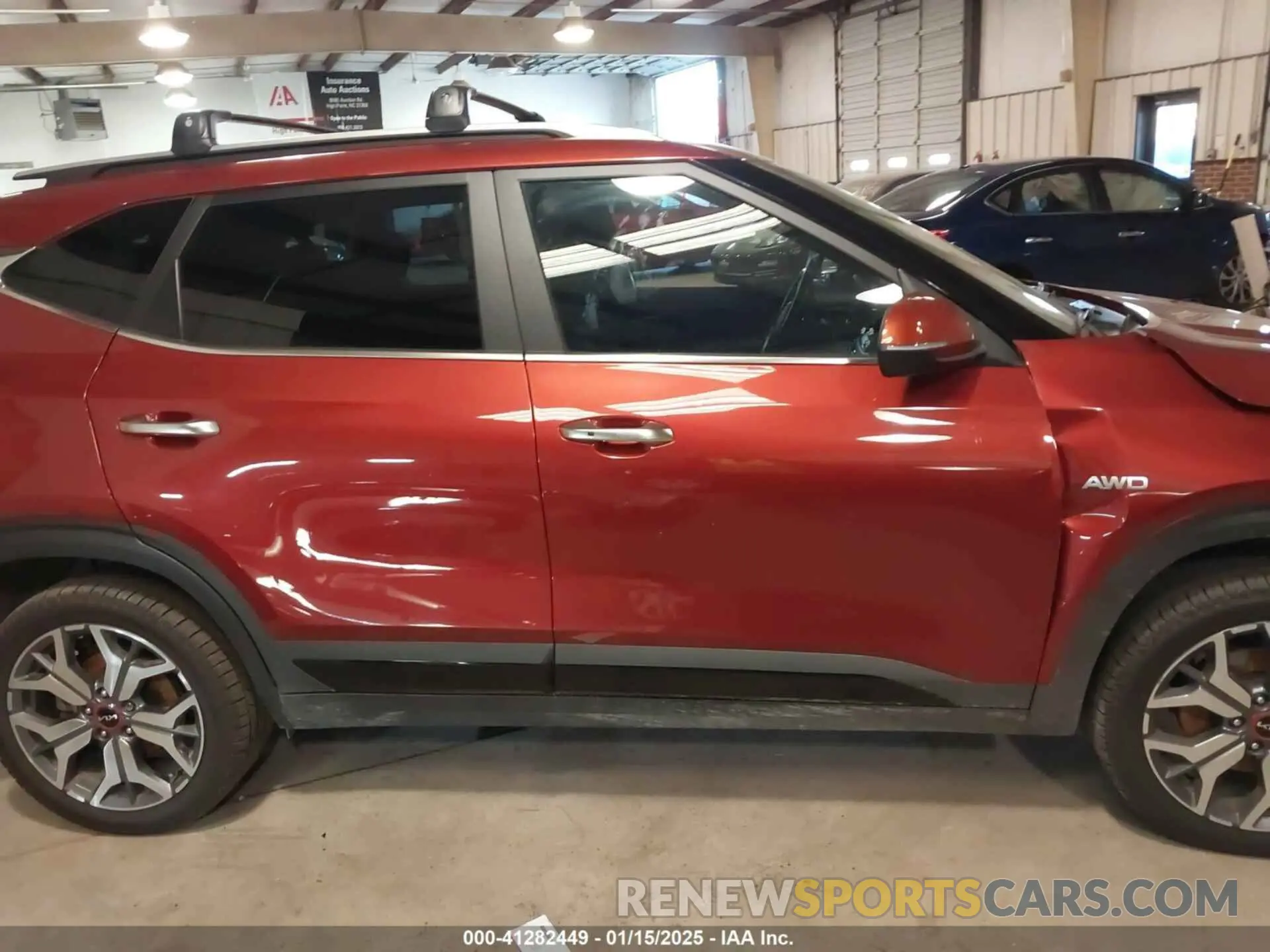 14 Photograph of a damaged car KNDETCA20P7356500 KIA SELTOS 2023
