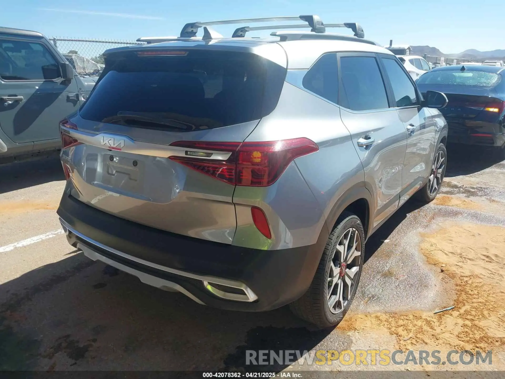 4 Photograph of a damaged car KNDETCA24P7412986 KIA SELTOS 2023