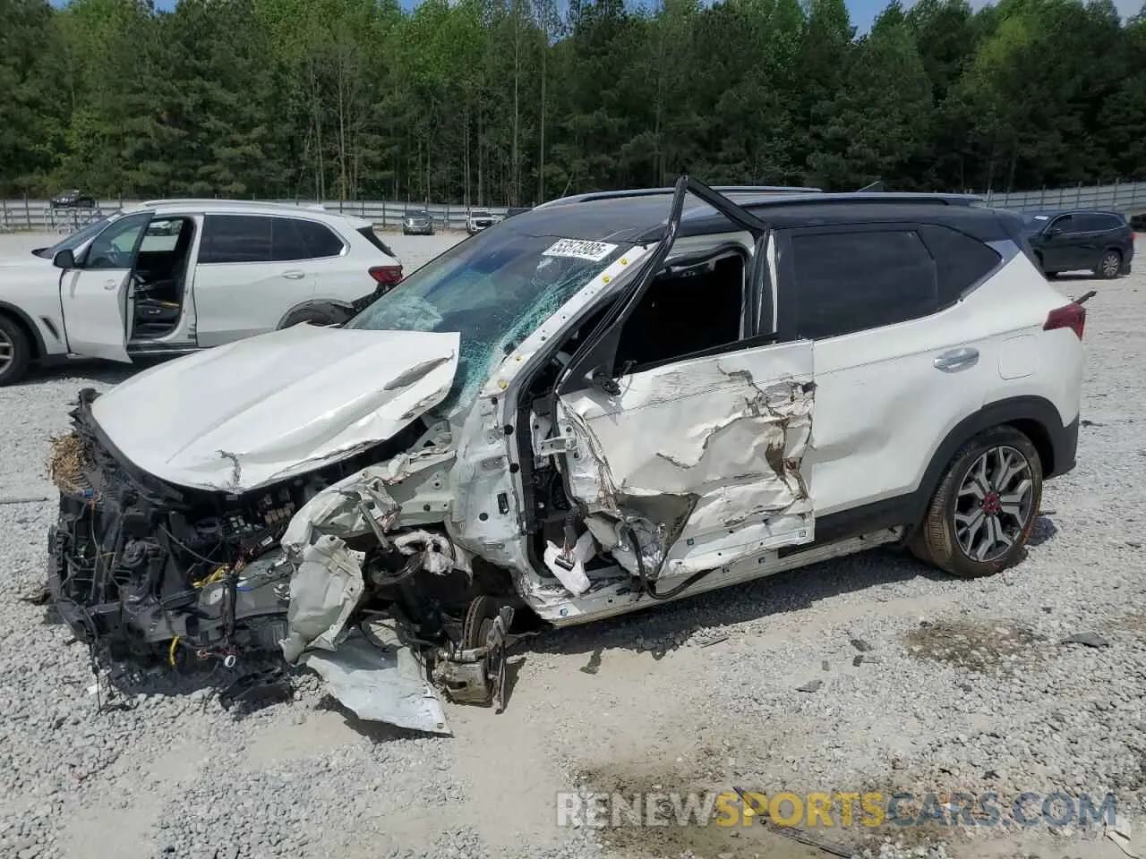 1 Photograph of a damaged car KNDETCA26P7356193 KIA SELTOS 2023