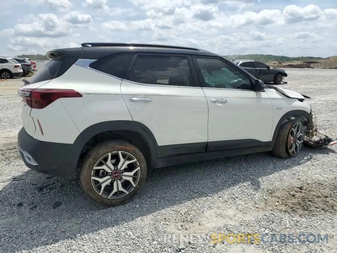 3 Photograph of a damaged car KNDETCA26P7356193 KIA SELTOS 2023