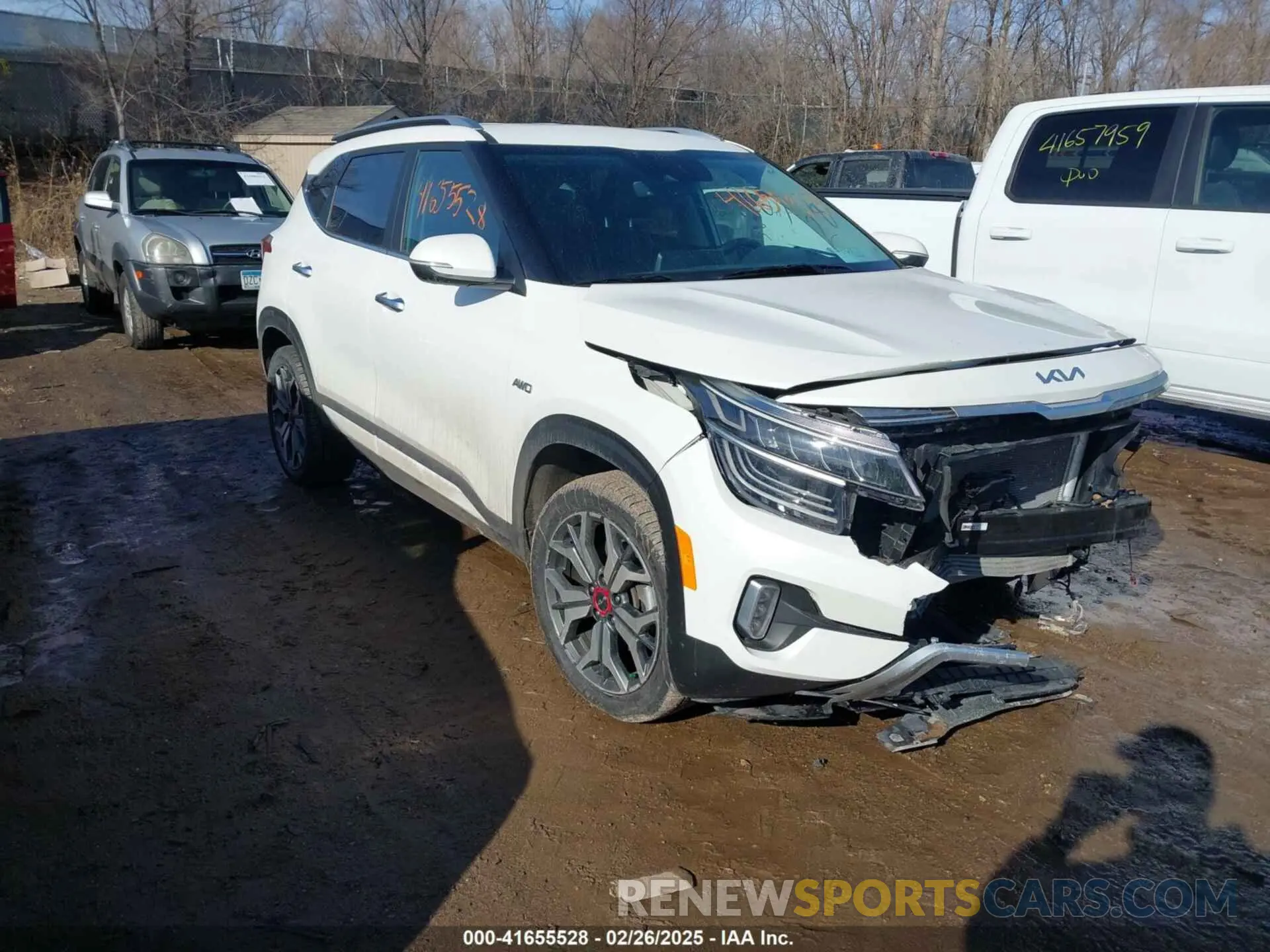1 Photograph of a damaged car KNDETCA28P7382567 KIA SELTOS 2023