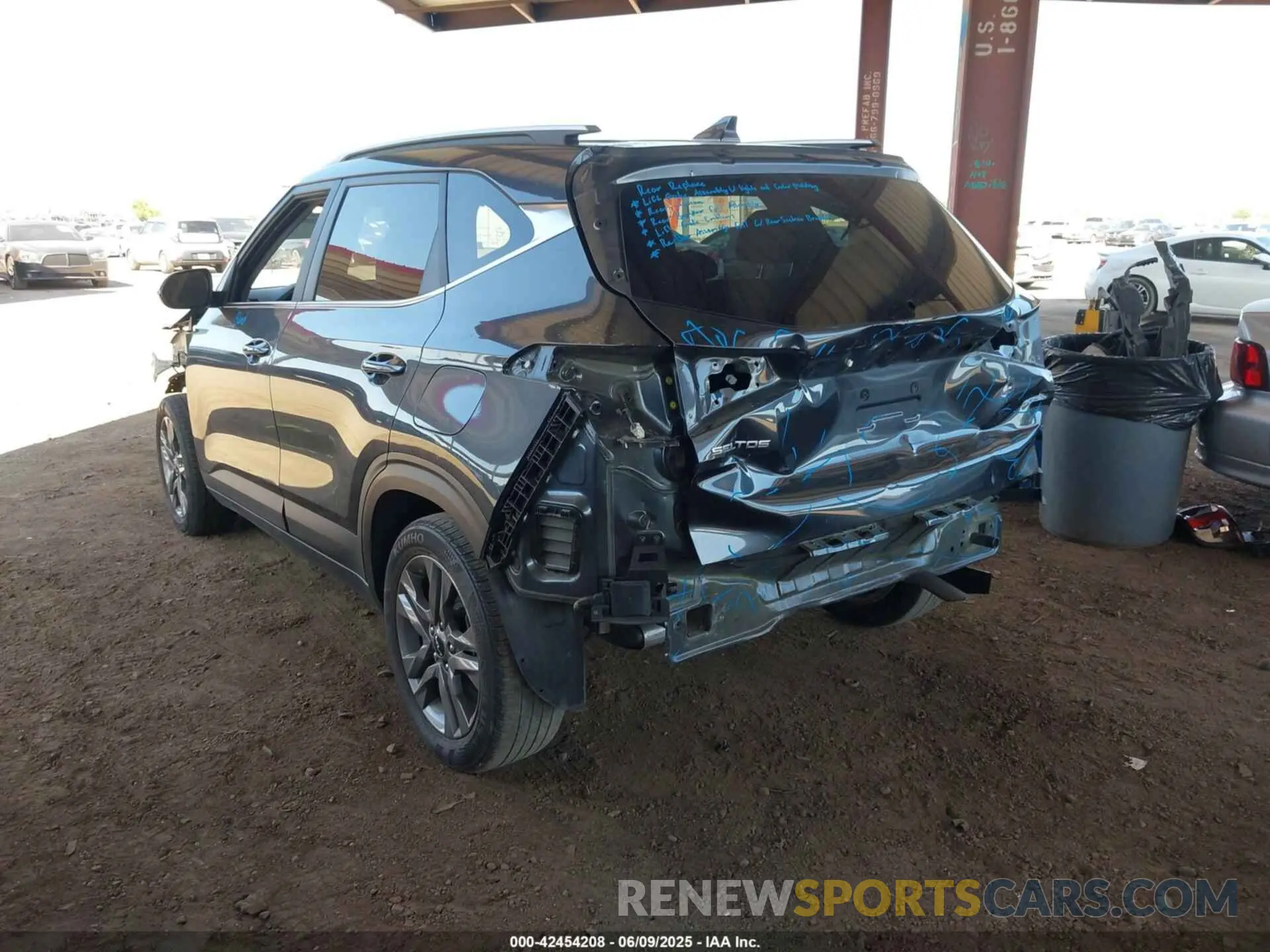 3 Photograph of a damaged car KNDEU2AA1P7387768 KIA SELTOS 2023