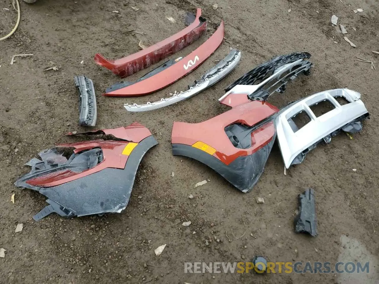 13 Photograph of a damaged car KNDEU2AA1P7393926 KIA SELTOS 2023