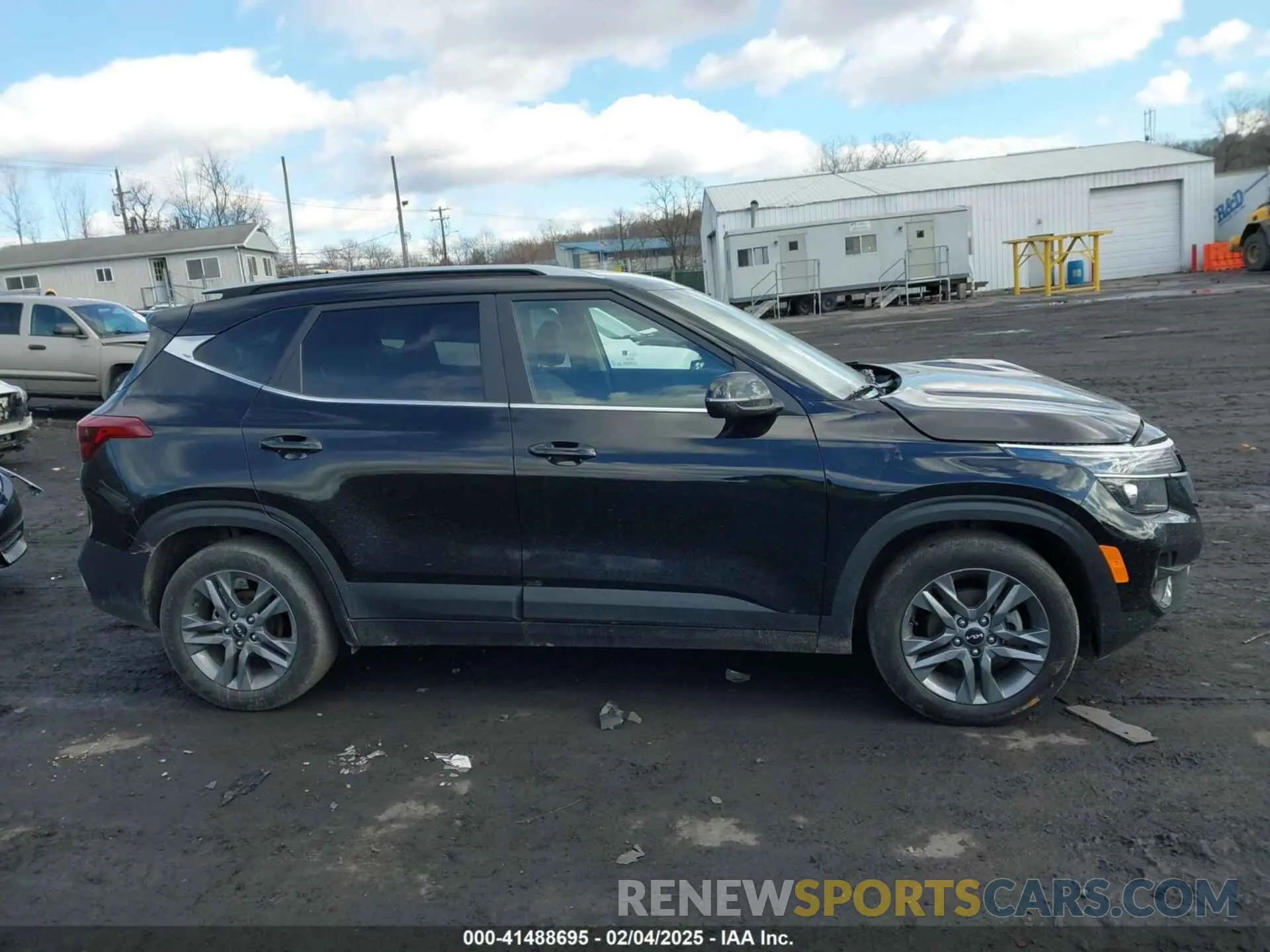 13 Photograph of a damaged car KNDEU2AA1P7395711 KIA SELTOS 2023