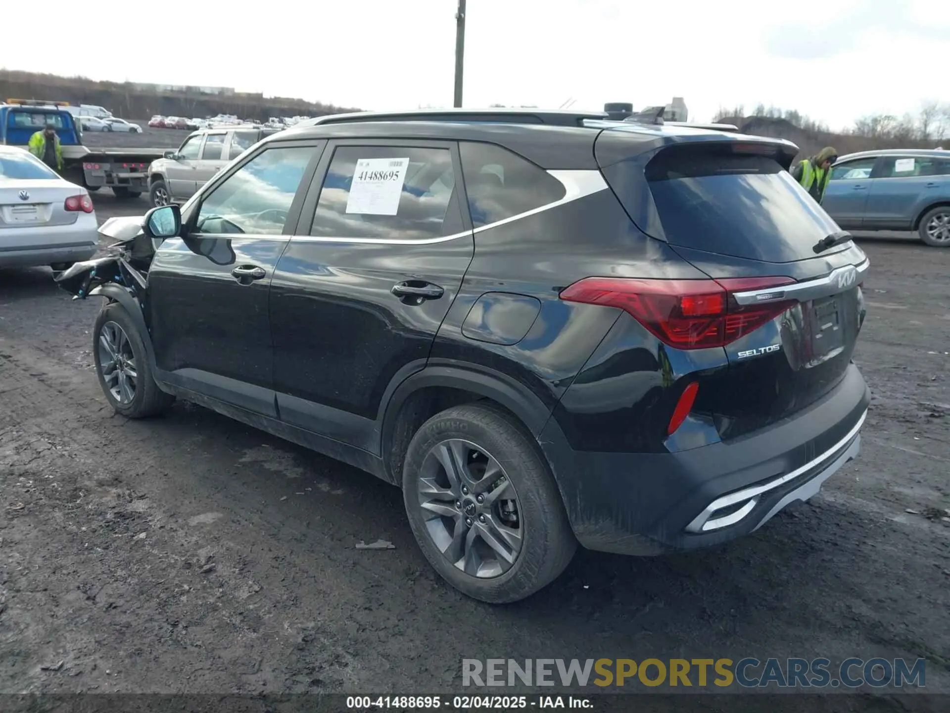 3 Photograph of a damaged car KNDEU2AA1P7395711 KIA SELTOS 2023
