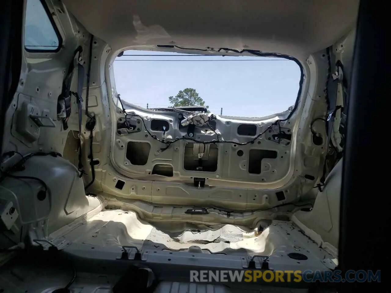 10 Photograph of a damaged car KNDEU2AA1P7413317 KIA SELTOS 2023