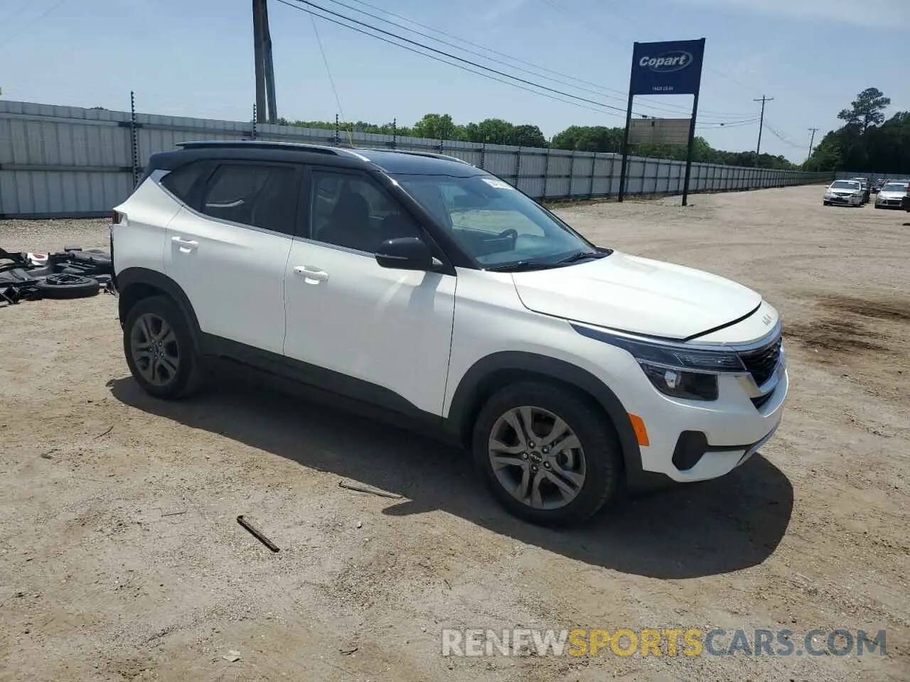 4 Photograph of a damaged car KNDEU2AA1P7413317 KIA SELTOS 2023