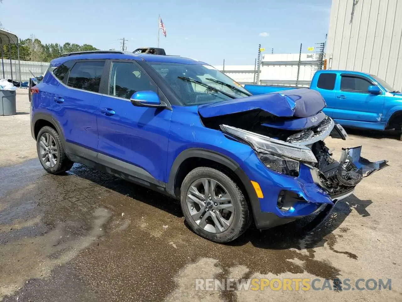 4 Photograph of a damaged car KNDEU2AA2P7349594 KIA SELTOS 2023