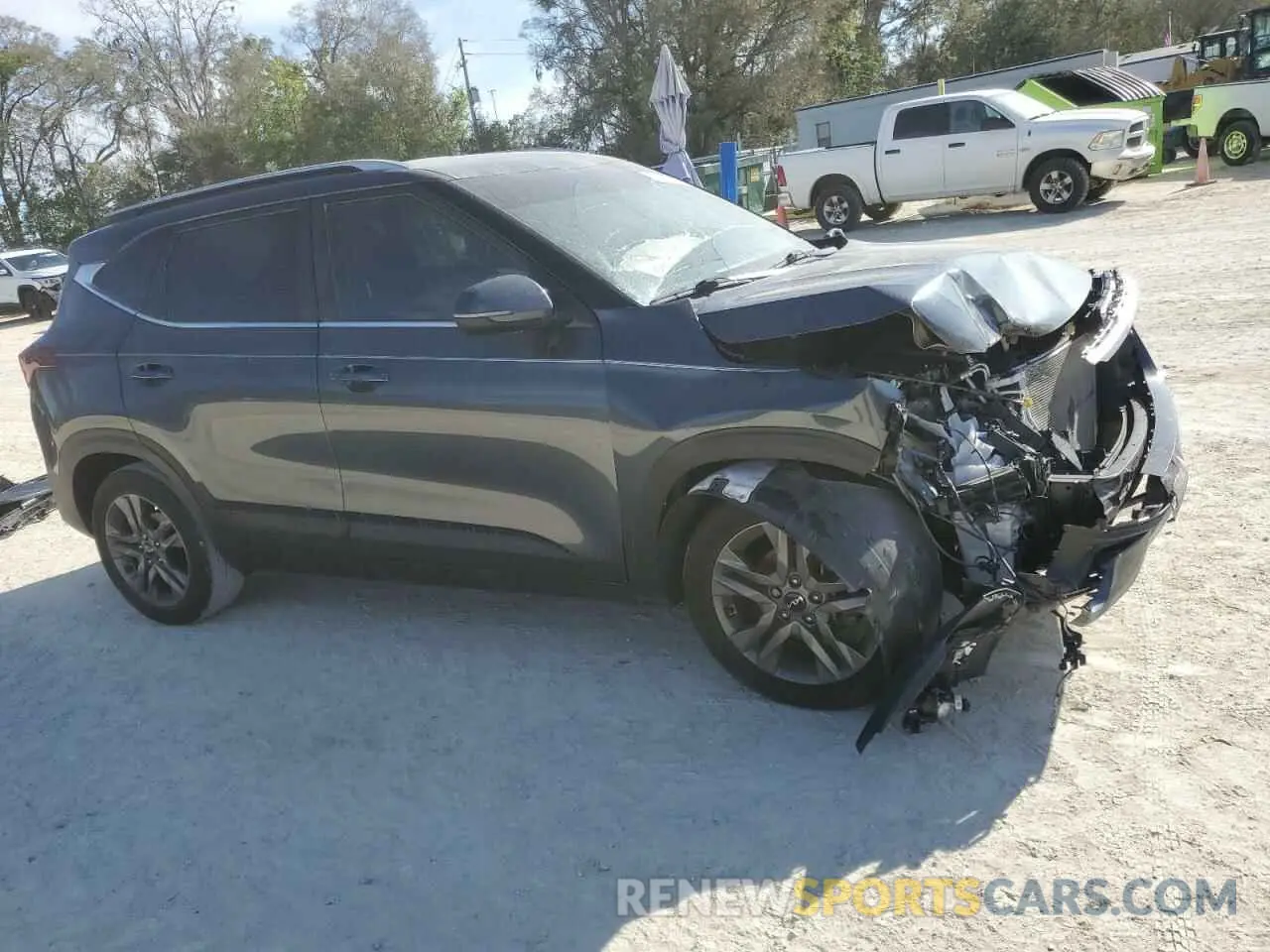 4 Photograph of a damaged car KNDEU2AA2P7377802 KIA SELTOS 2023