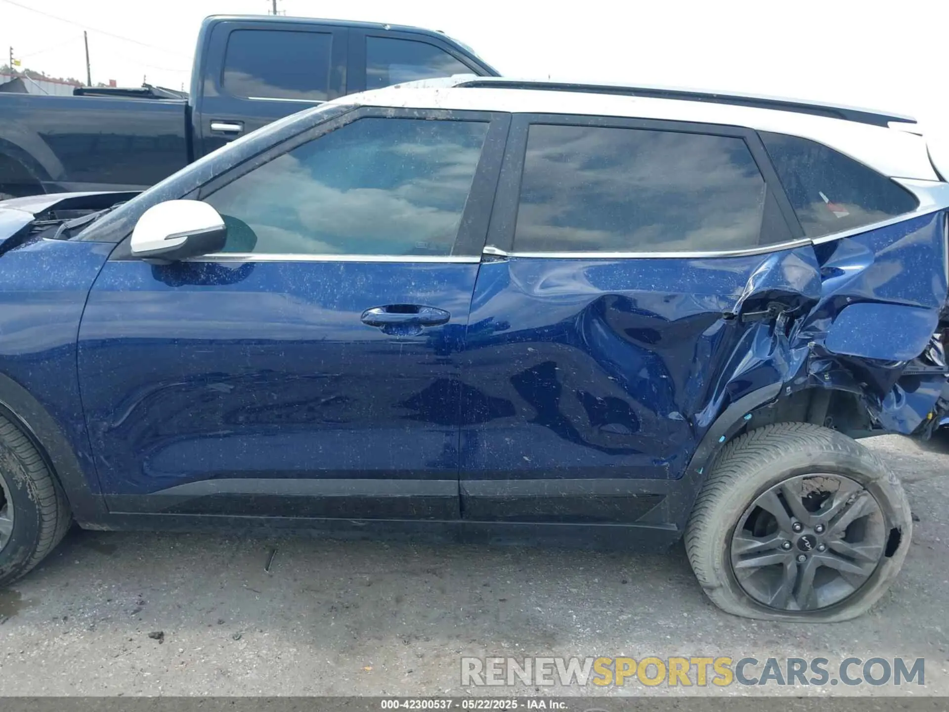 14 Photograph of a damaged car KNDEU2AA3P7397279 KIA SELTOS 2023