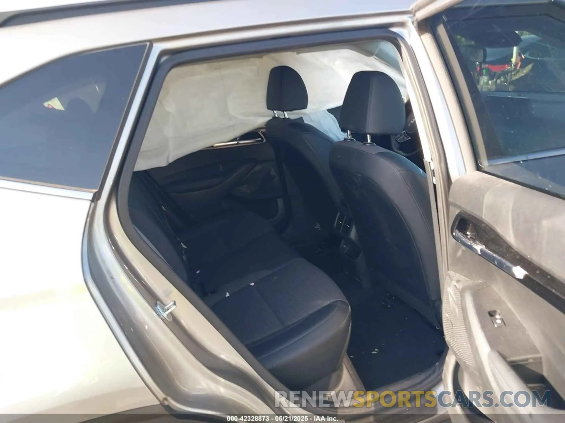 8 Photograph of a damaged car KNDEU2AA3P7414260 KIA SELTOS 2023