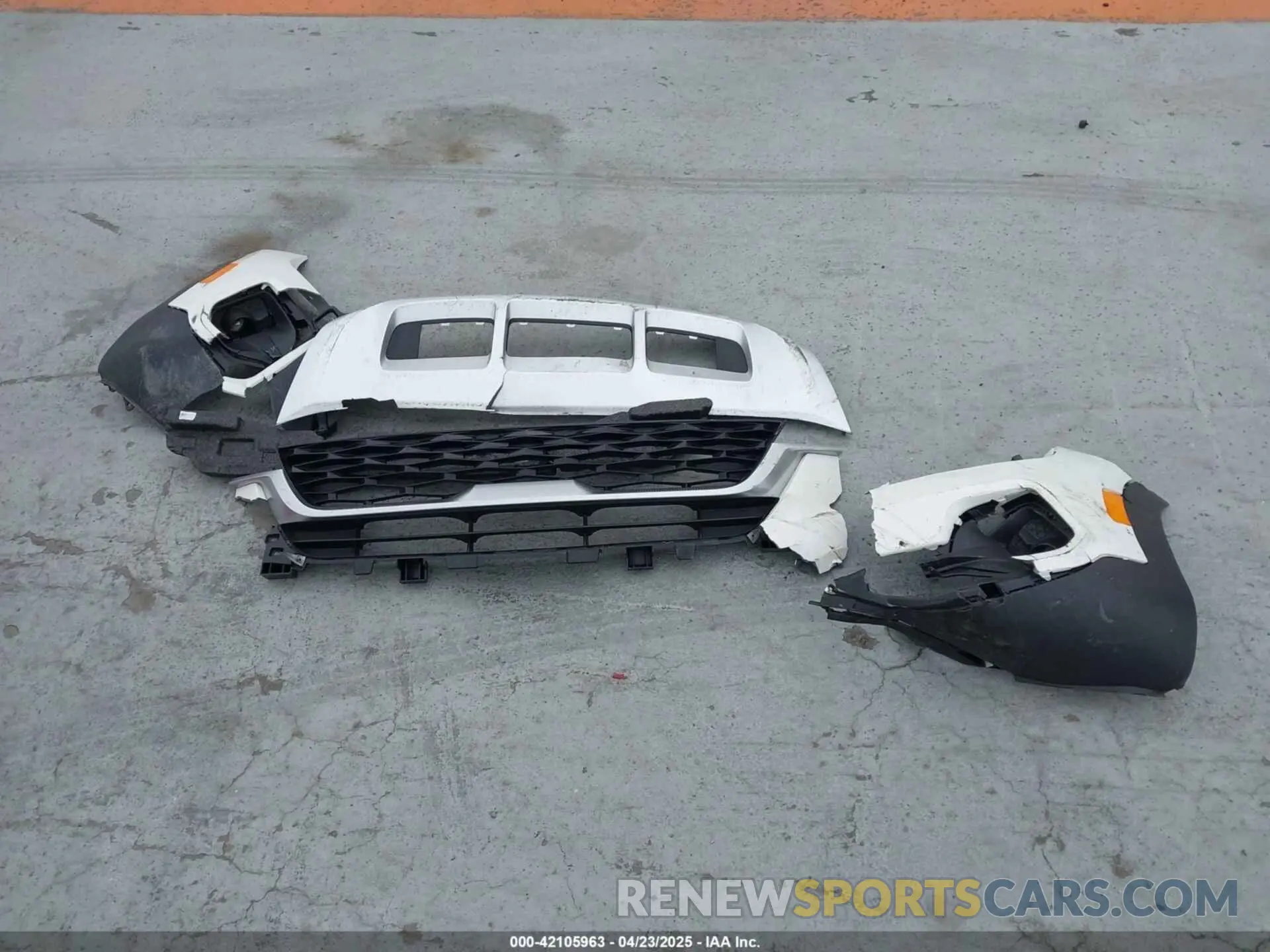 12 Photograph of a damaged car KNDEU2AA5P7433554 KIA SELTOS 2023