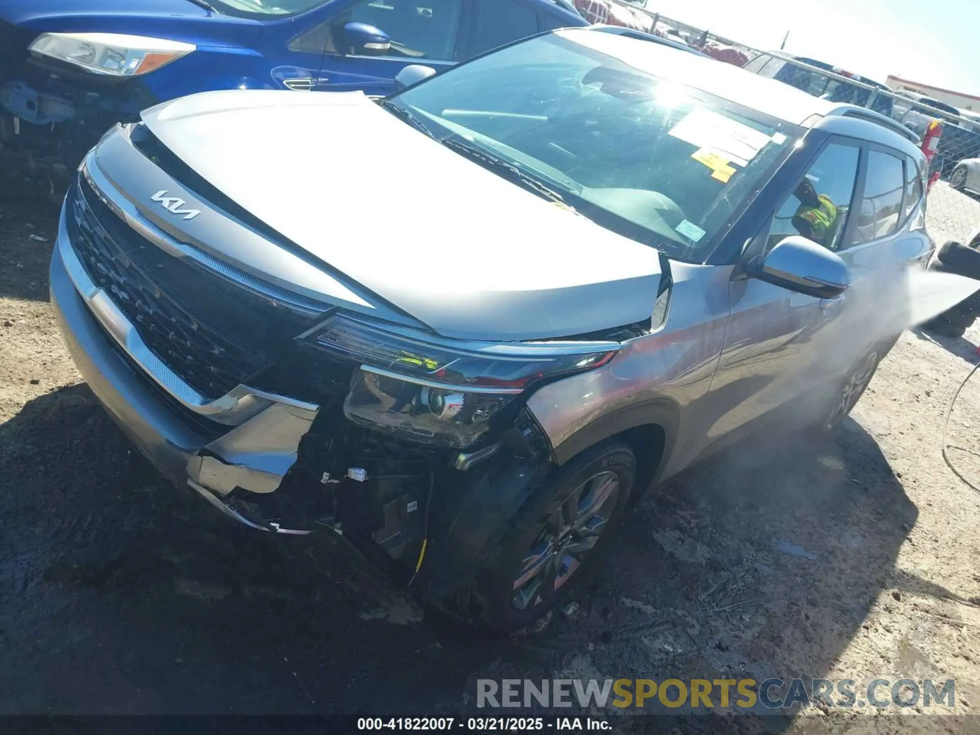2 Photograph of a damaged car KNDEU2AA6P7369511 KIA SELTOS 2023