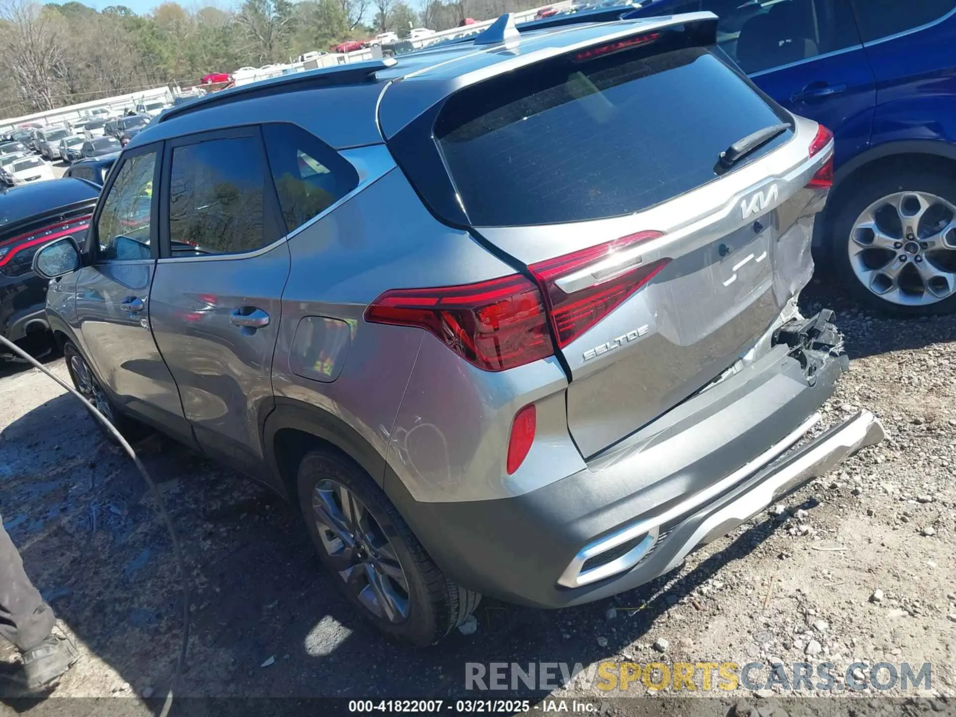 3 Photograph of a damaged car KNDEU2AA6P7369511 KIA SELTOS 2023
