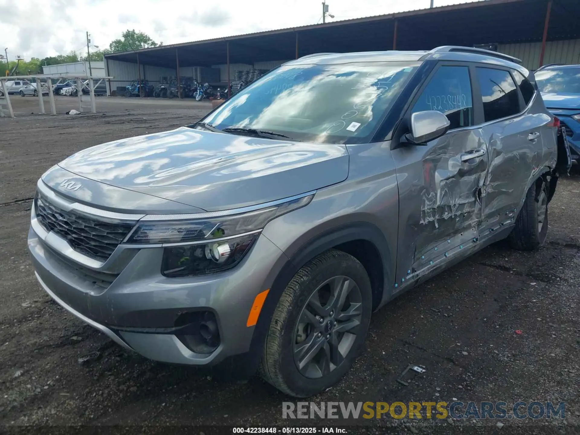 2 Photograph of a damaged car KNDEU2AA7P7457600 KIA SELTOS 2023