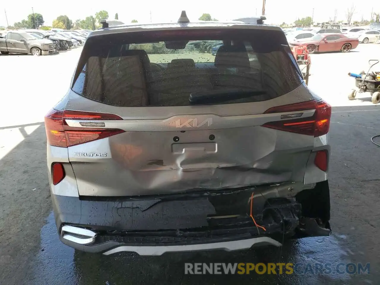 6 Photograph of a damaged car KNDEU2AA8P7385323 KIA SELTOS 2023