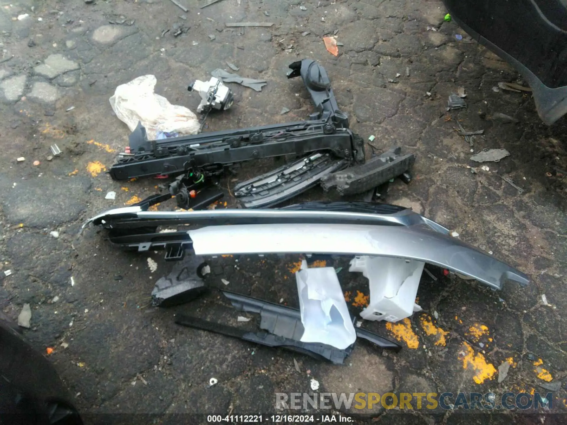 12 Photograph of a damaged car KNDEU2AA9P7347194 KIA SELTOS 2023