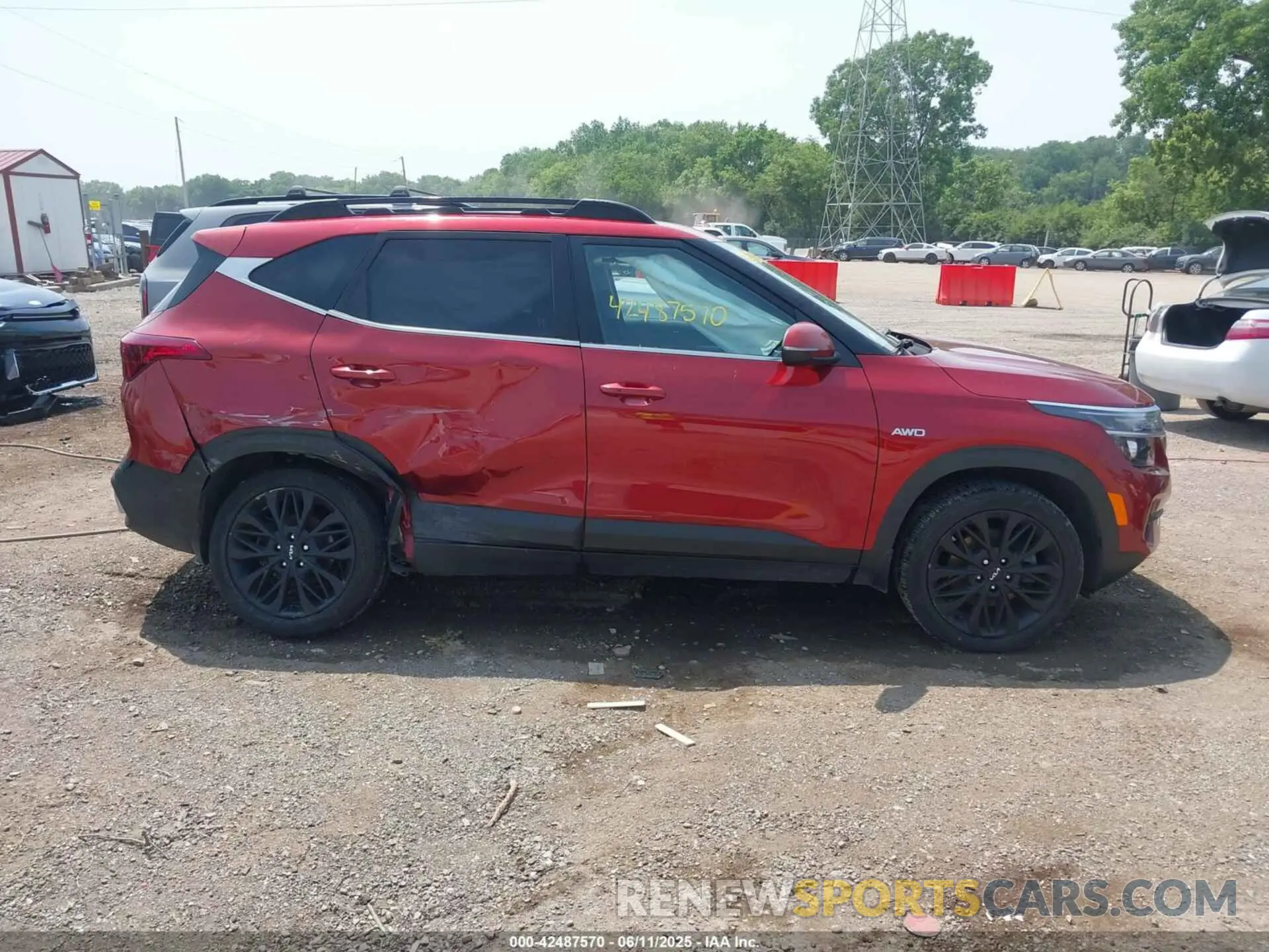 13 Photograph of a damaged car KNDEUCA21P7418631 KIA SELTOS 2023