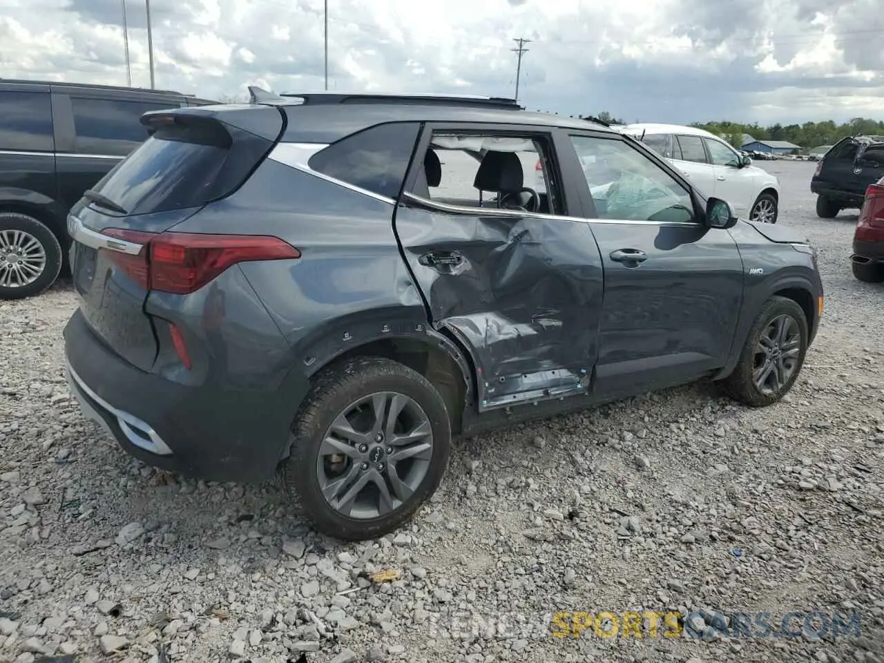 3 Photograph of a damaged car KNDEUCAA5P7395877 KIA SELTOS 2023