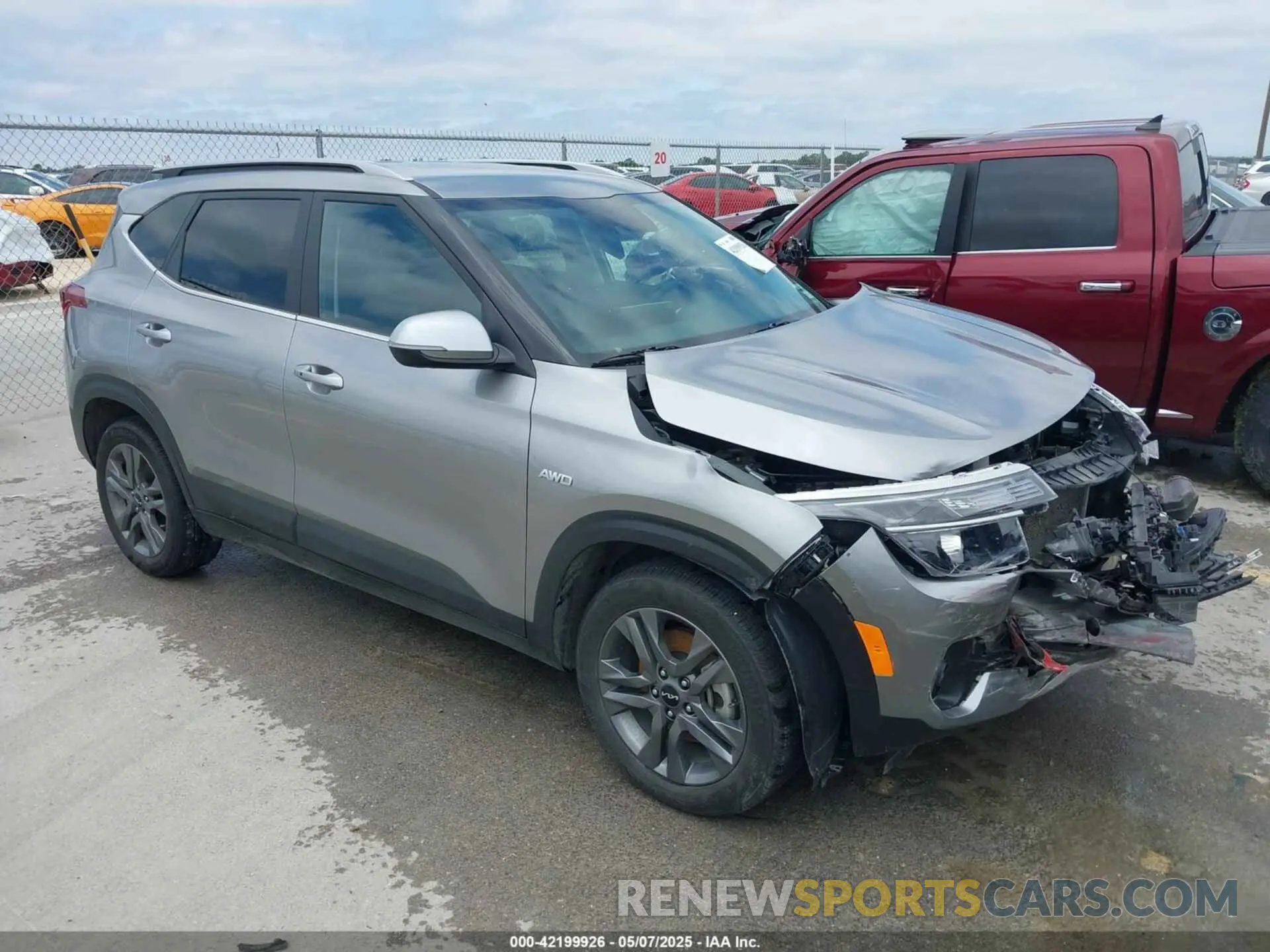 1 Photograph of a damaged car KNDEUCAA8P7406323 KIA SELTOS 2023
