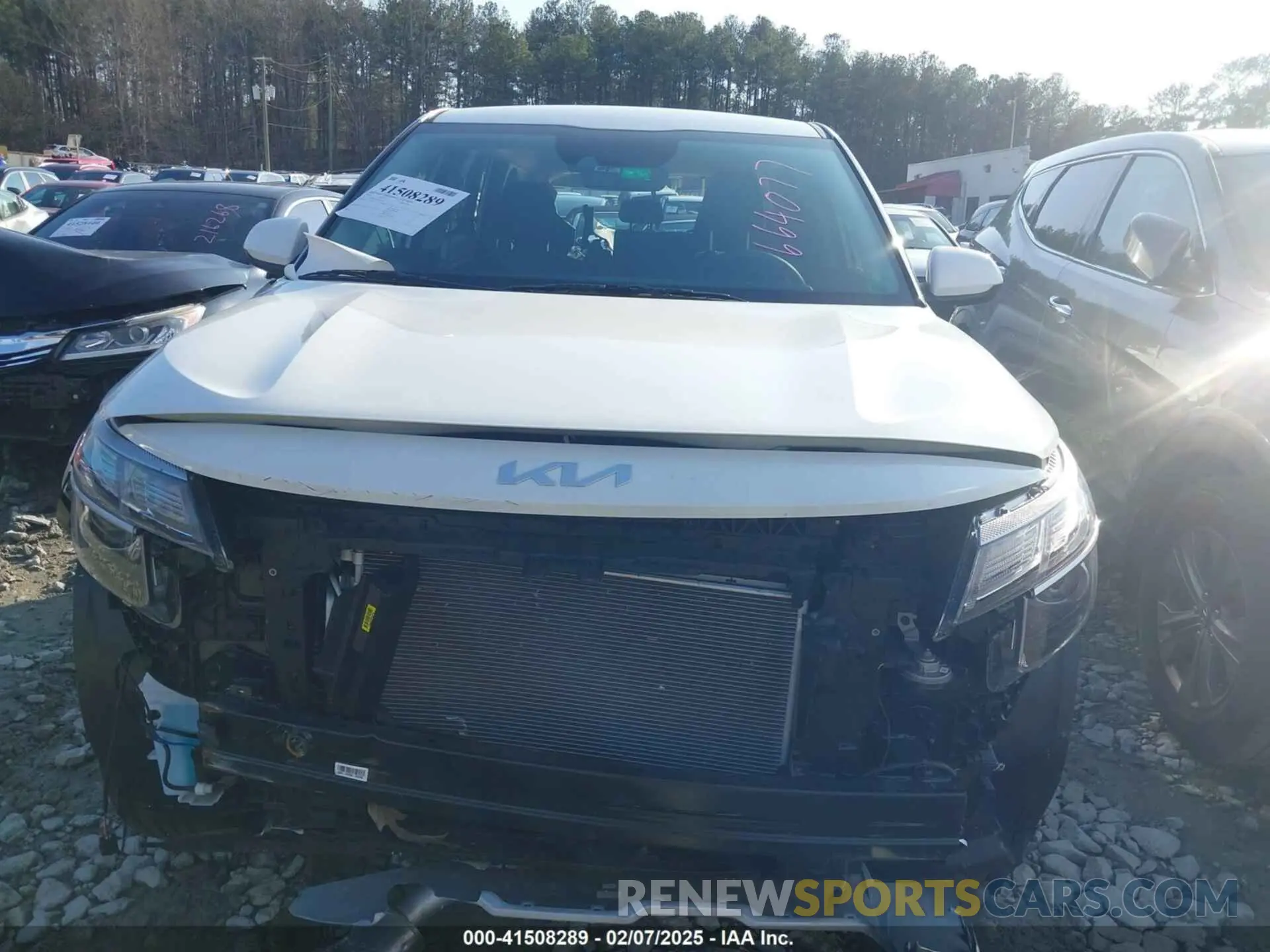 12 Photograph of a damaged car KNDEPCAA1R7664077 KIA SELTOS 2024