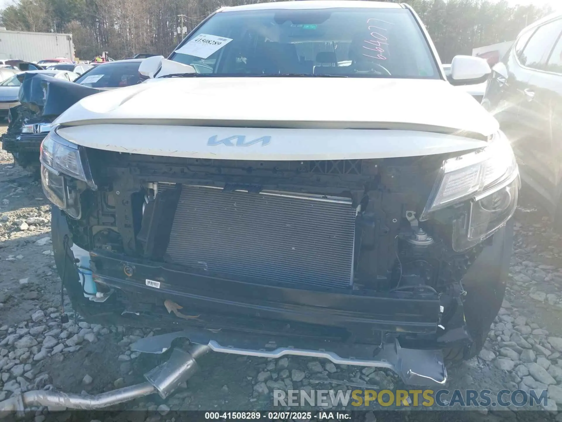 6 Photograph of a damaged car KNDEPCAA1R7664077 KIA SELTOS 2024