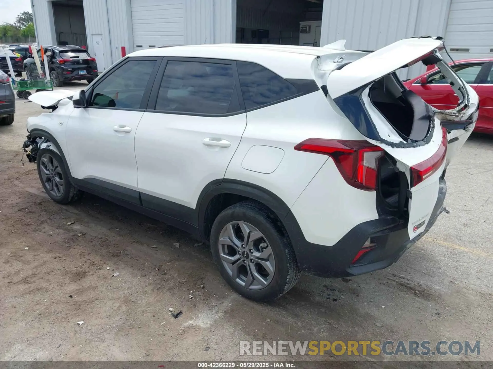 3 Photograph of a damaged car KNDEPCAA2R7482131 KIA SELTOS 2024