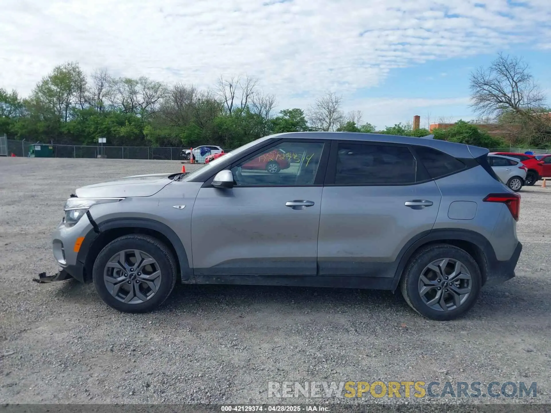 15 Photograph of a damaged car KNDEPCAA2R7636210 KIA SELTOS 2024
