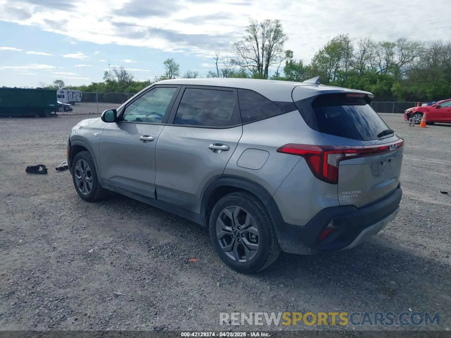 3 Photograph of a damaged car KNDEPCAA2R7636210 KIA SELTOS 2024