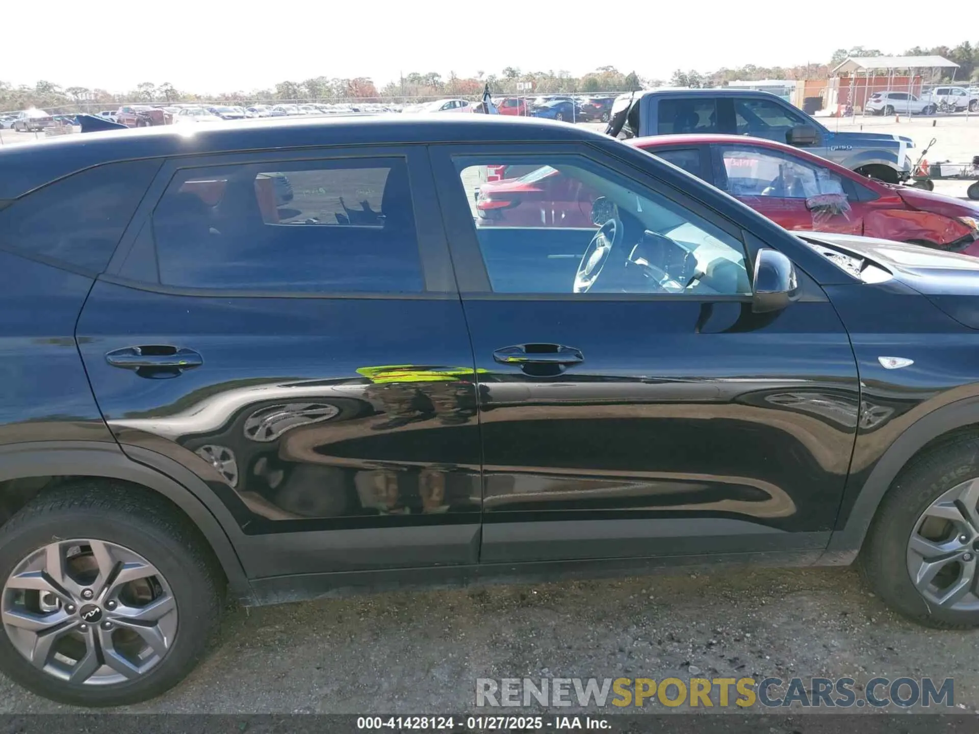 13 Photograph of a damaged car KNDEPCAA4R7583574 KIA SELTOS 2024