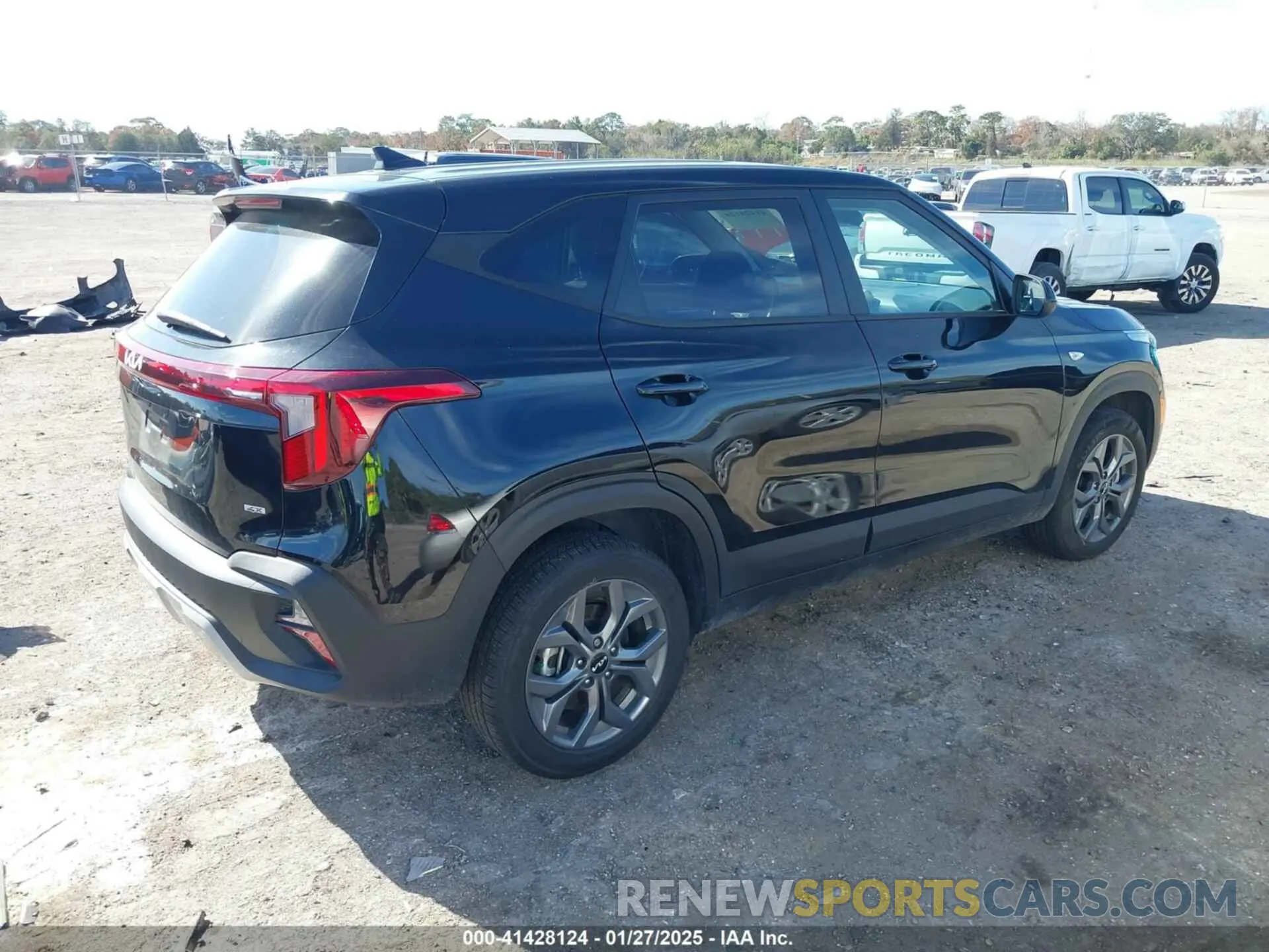 4 Photograph of a damaged car KNDEPCAA4R7583574 KIA SELTOS 2024