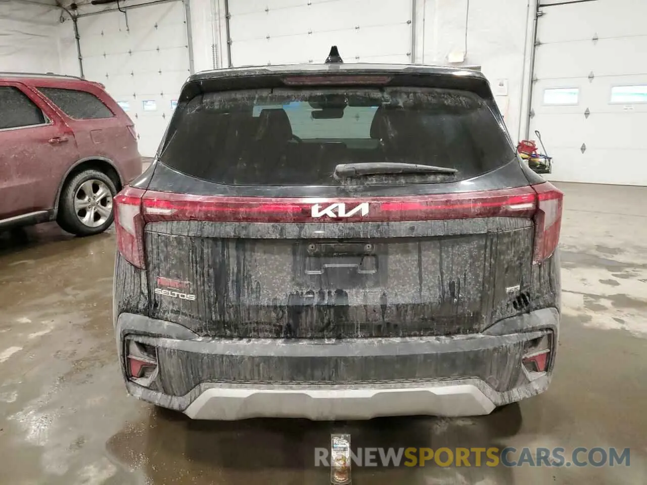 6 Photograph of a damaged car KNDEPCAA4R7590637 KIA SELTOS 2024