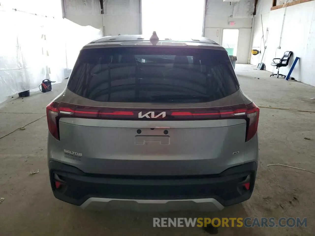 6 Photograph of a damaged car KNDEPCAA5R7574365 KIA SELTOS 2024