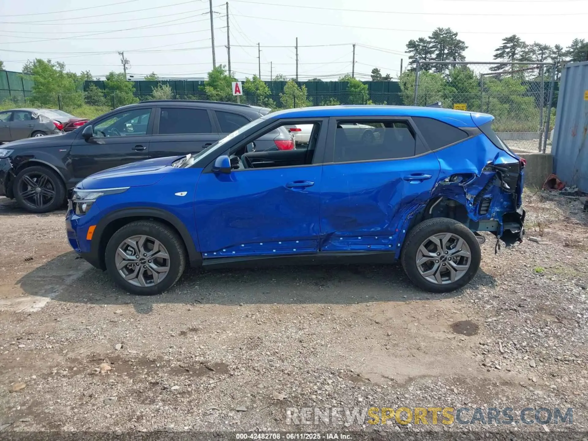 14 Photograph of a damaged car KNDEPCAA6R7524882 KIA SELTOS 2024