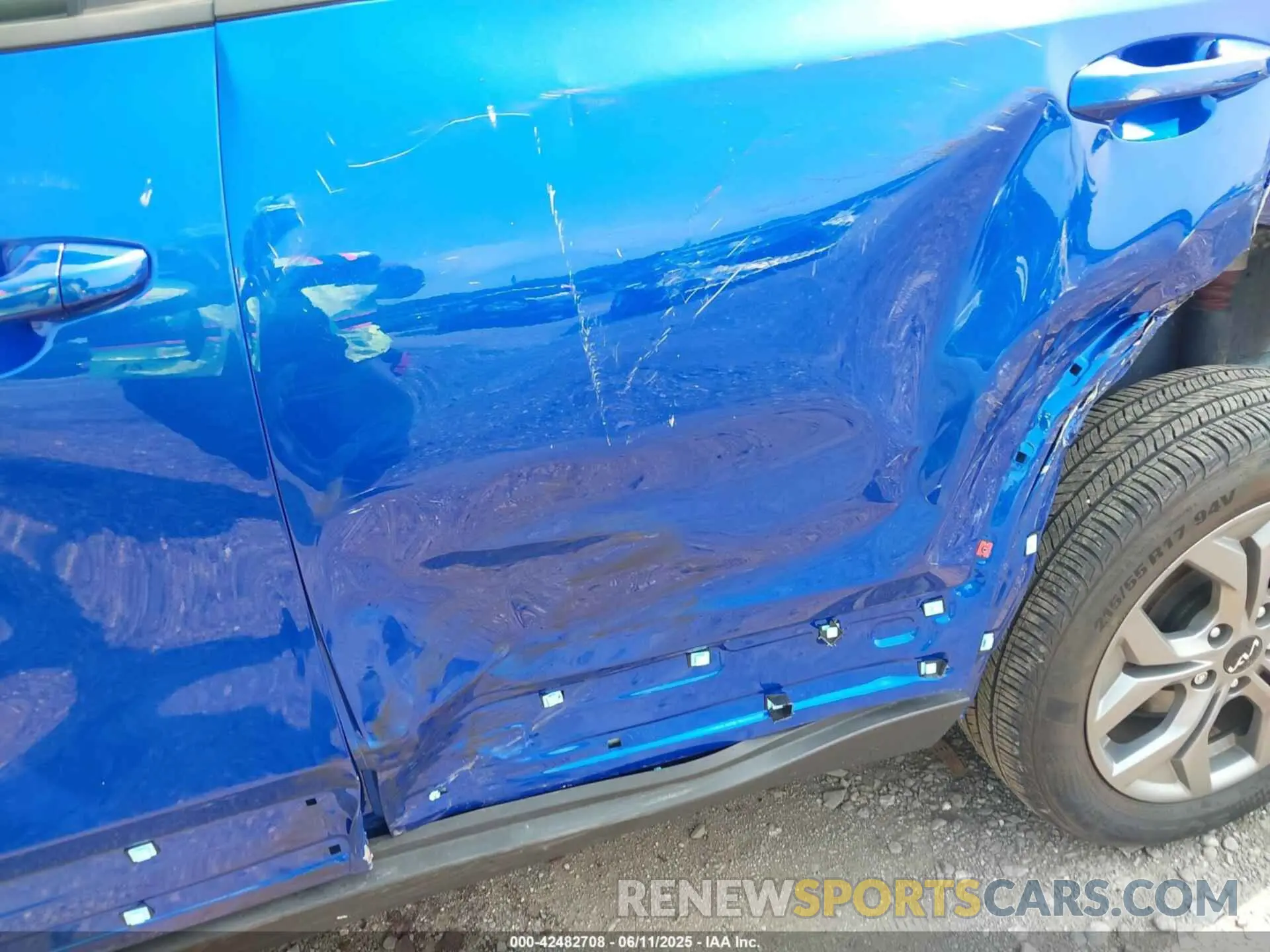 17 Photograph of a damaged car KNDEPCAA6R7524882 KIA SELTOS 2024