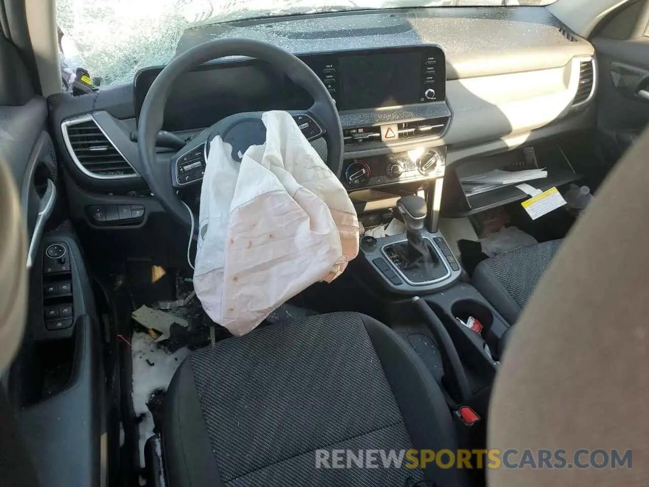 8 Photograph of a damaged car KNDEPCAA6R7556618 KIA SELTOS 2024