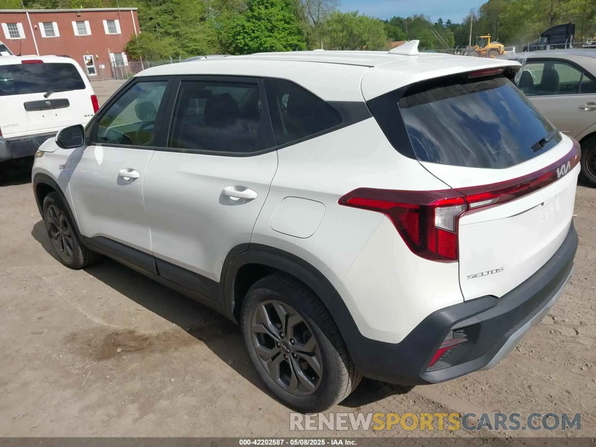 3 Photograph of a damaged car KNDEPCAA6R7614582 KIA SELTOS 2024