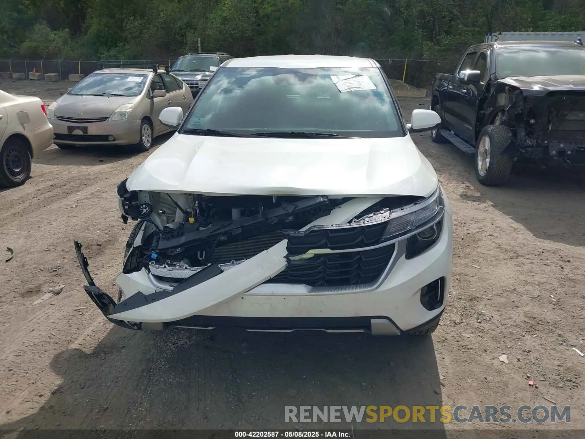 6 Photograph of a damaged car KNDEPCAA6R7614582 KIA SELTOS 2024