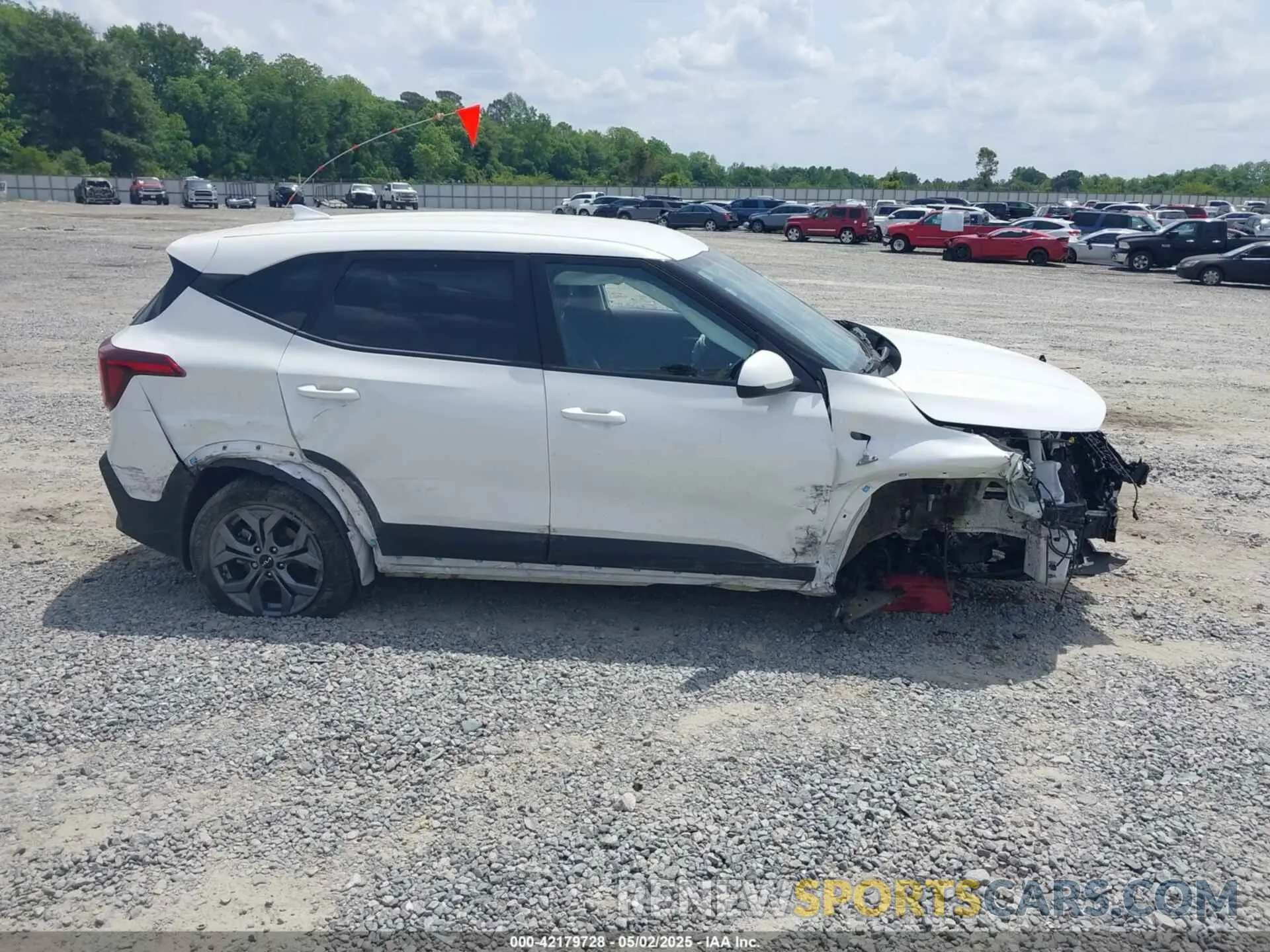 14 Photograph of a damaged car KNDEPCAA7R7579163 KIA SELTOS 2024