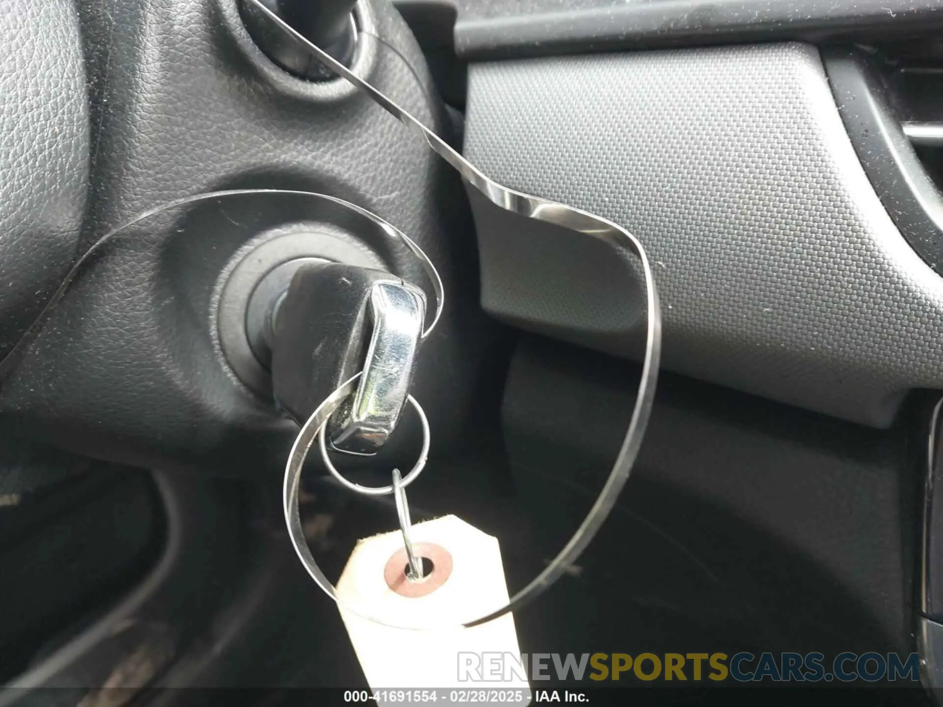 11 Photograph of a damaged car KNDEPCAAXR7567119 KIA SELTOS 2024