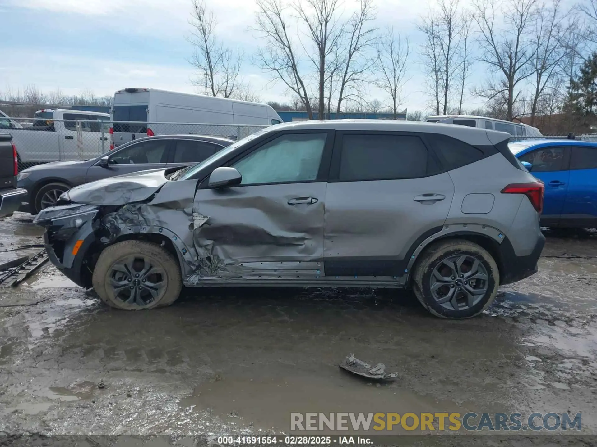 14 Photograph of a damaged car KNDEPCAAXR7567119 KIA SELTOS 2024