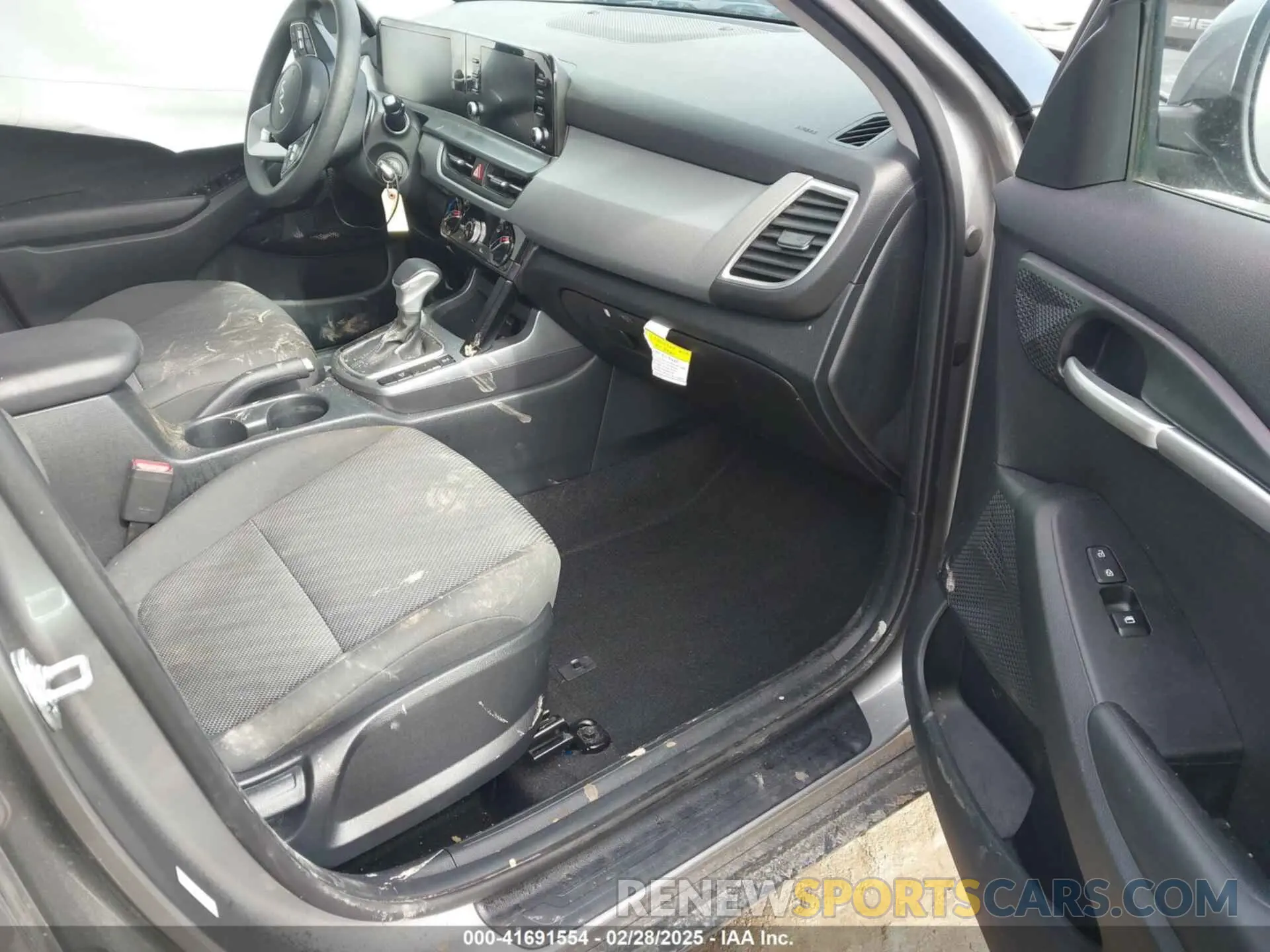 5 Photograph of a damaged car KNDEPCAAXR7567119 KIA SELTOS 2024