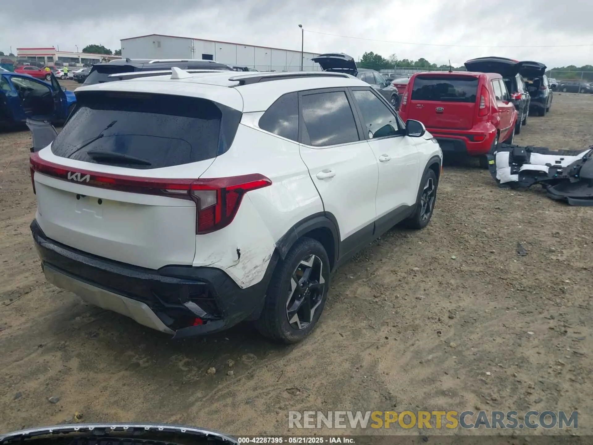 4 Photograph of a damaged car KNDER2AA4R7637413 KIA SELTOS 2024